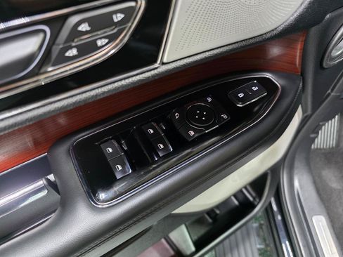 Used 2021 Lincoln Navigator Reserve w/ Luxury Package AWD/4WD image 18