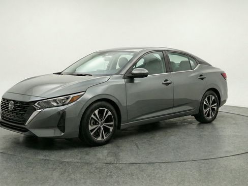 Used 2025 Nissan Sentra SV FWD image 3