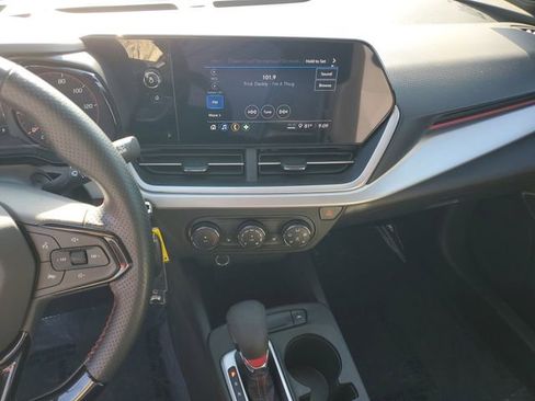 Used 2024 Chevrolet Trax RS w/ Driver Confidence Package FWD image 21