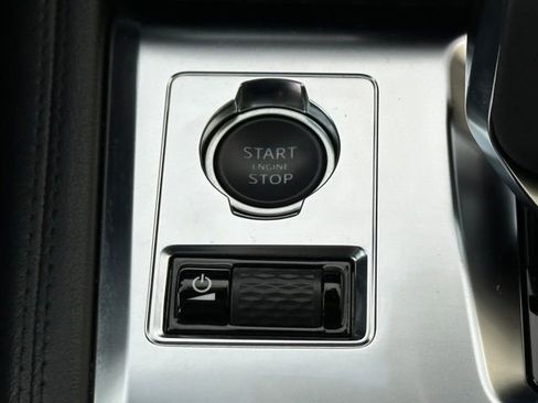 Used 2022 Jaguar F-PACE S image 39