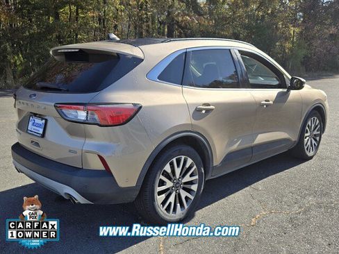 Used 2020 Ford Escape Titanium image 5