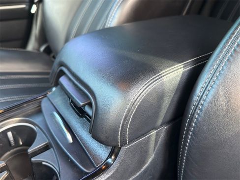 Used 2019 Chrysler 300 S image 16