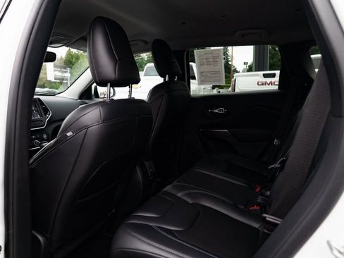 Used 2020 Jeep Cherokee Latitude w/ Quick Order Package 26F North image 22