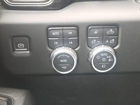Used 2022 GMC Sierra 1500 AT4 w/ AT4 Premium Package AWD/4WD image 26