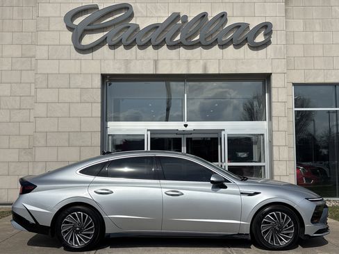 Used 2025 Hyundai Sonata Limited image 3