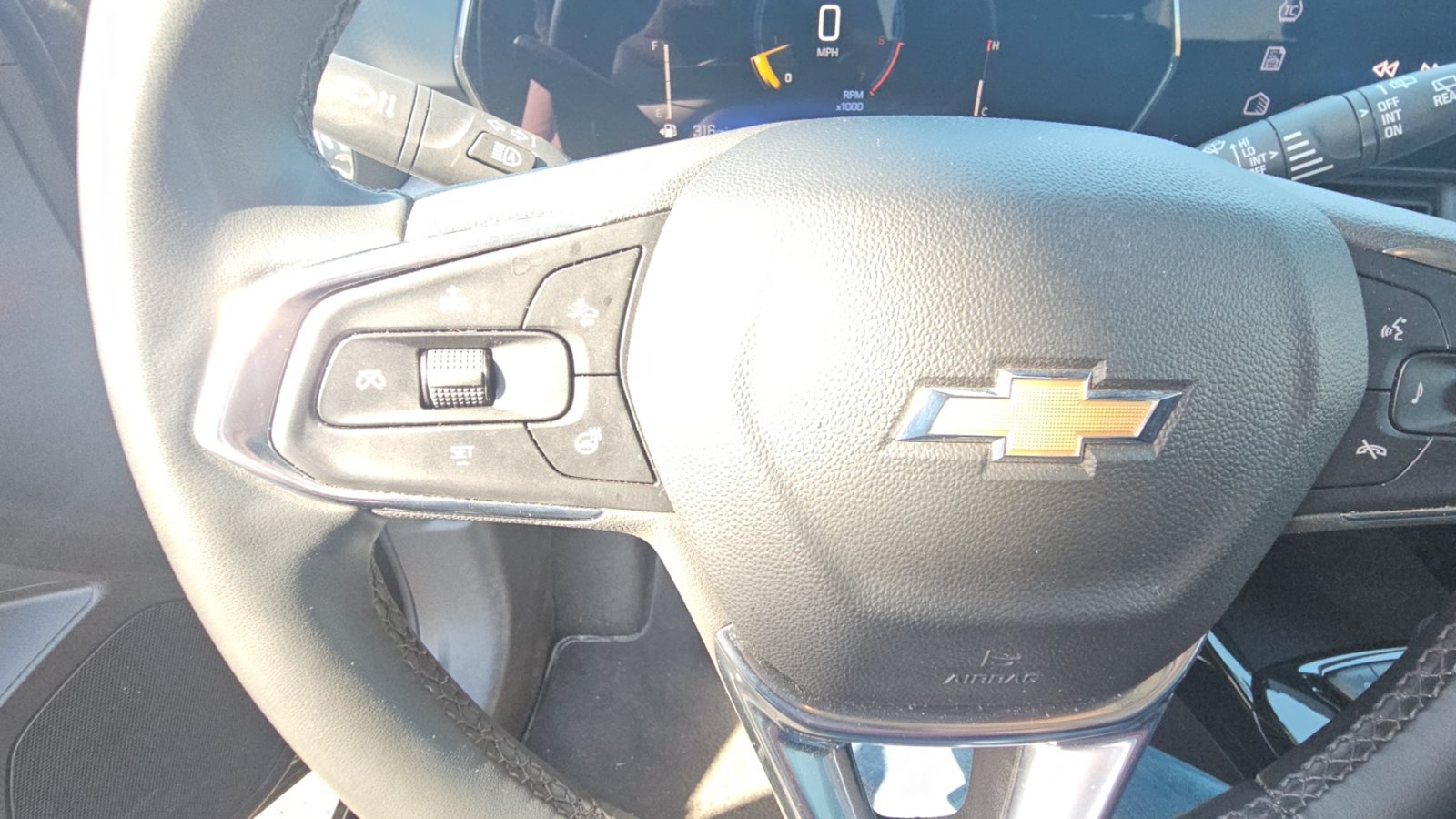 Used 2024 Chevrolet Trax LT w/ Driver Confidence Package FWD image 11