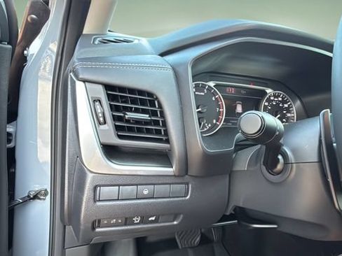 Used 2026 Nissan Rogue Dark Armor FWD image 22