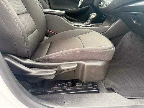 Used 2024 Chevrolet Malibu LT image 23