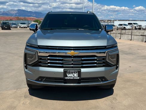 Used 2025 Chevrolet Suburban Premier AWD/4WD image 9