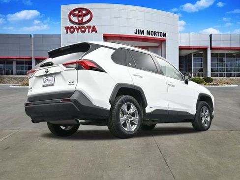Used 2022 Toyota RAV4 XLE image 41