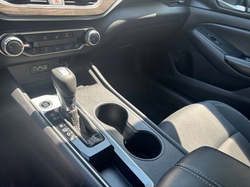 Used 2025 Nissan Altima 2.5 SV FWD image 36