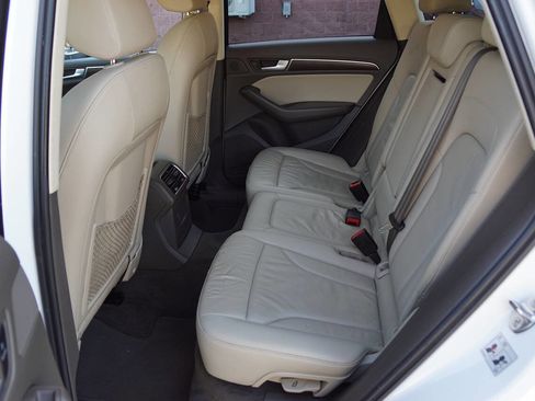 Used 2017 Audi Q5 2.0T Premium image 35