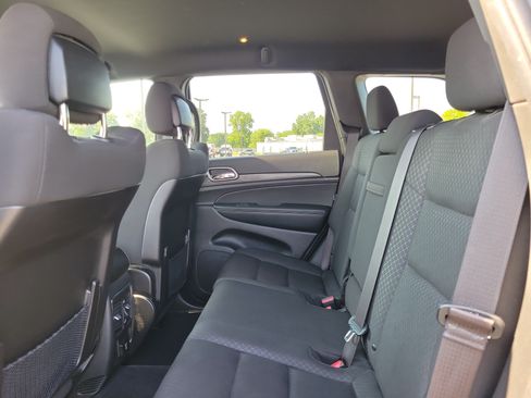 Used 2021 Jeep Grand Cherokee Freedom Edition AWD/4WD image 11