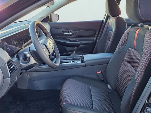 New 2026 Nissan Sentra SR w/ Floor Mat Package FWD image 10