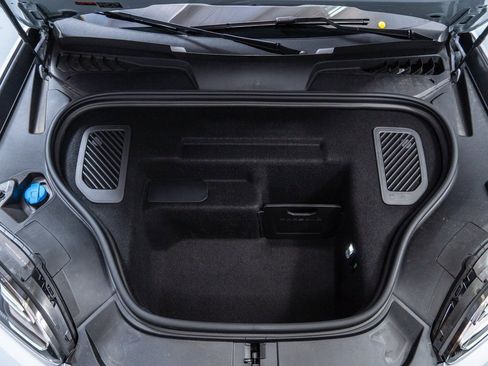 Used 2025 Porsche Macan 4 Electric image 30