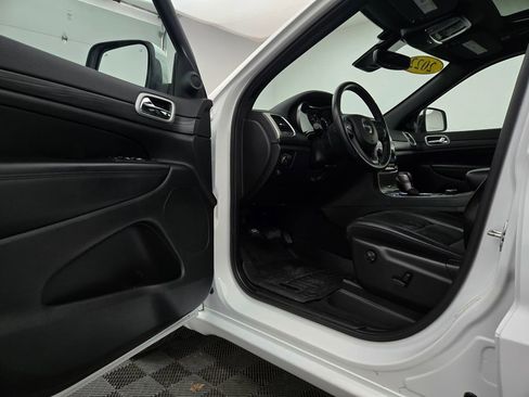 Used 2022 Jeep Grand Cherokee Laredo X image 22