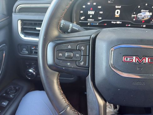 Used 2023 GMC Yukon XL AT4 w/ AT4 Premium Package AWD/4WD image 17
