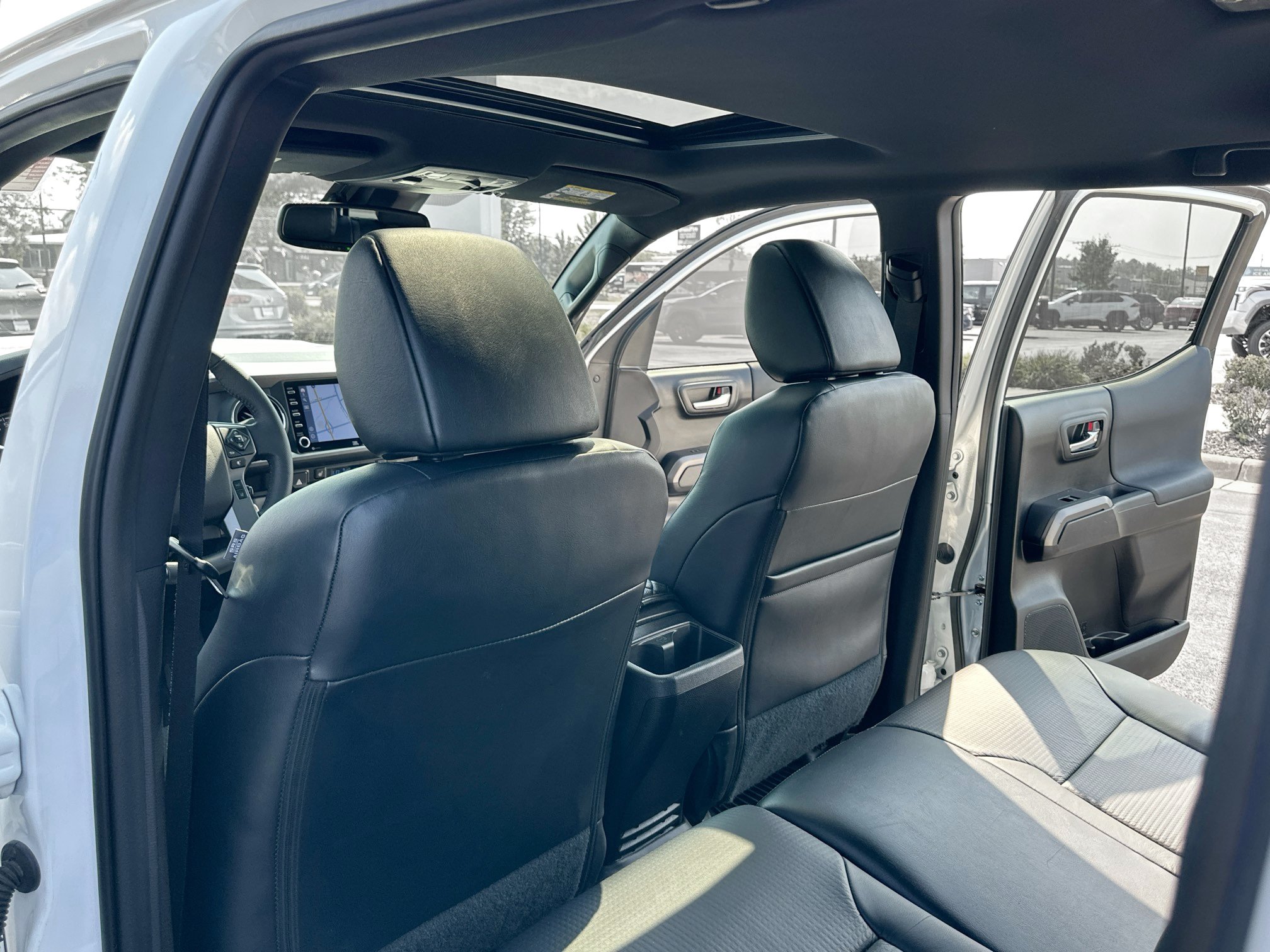 Used 2021 Toyota Tacoma TRD Sport w/ TRD Premium Sport Package AWD/4WD image 6