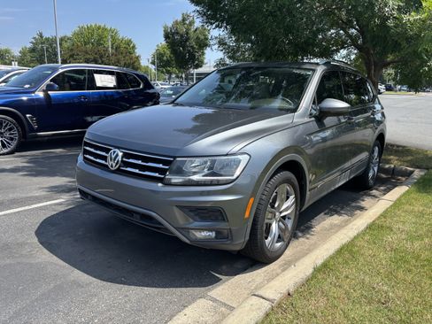 Used 2020 Volkswagen Tiguan SEL FWD image 12
