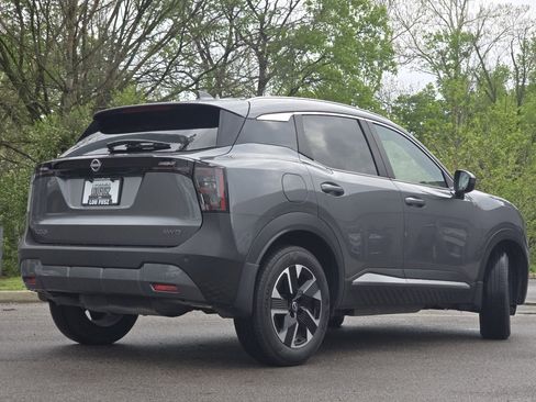 Used 2025 Nissan Kicks SV w/ SV Premium Package AWD/4WD image 15
