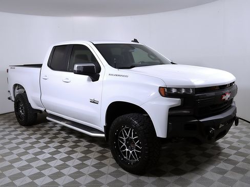 Used 2020 Chevrolet Silverado 1500 LT w/ Texas Edition AWD/4WD image 6