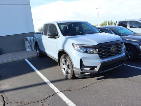 Used 2025 Honda Ridgeline TrailSport image 3