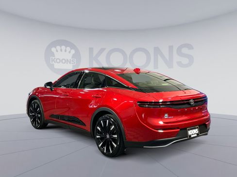 Used 2023 Toyota Crown Platinum image 4