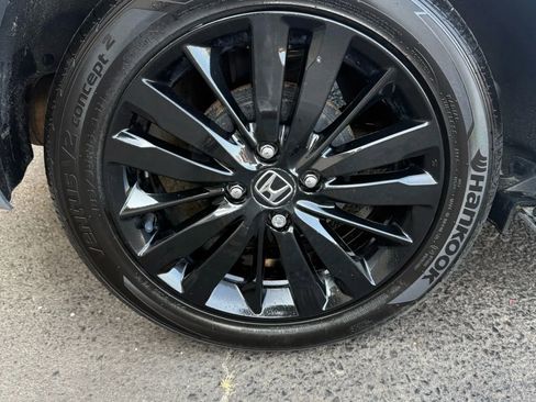 Used 2018 Honda Fit Sport image 25
