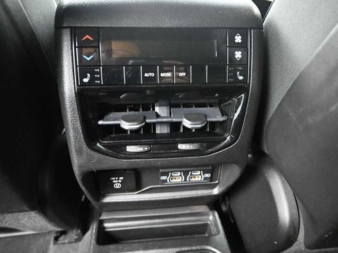 Used 2022 Jeep Grand Cherokee L Limited image 25