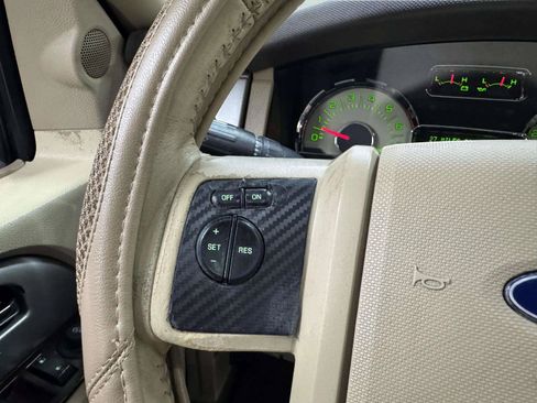 Used 2012 Ford Expedition XLT RWD image 23