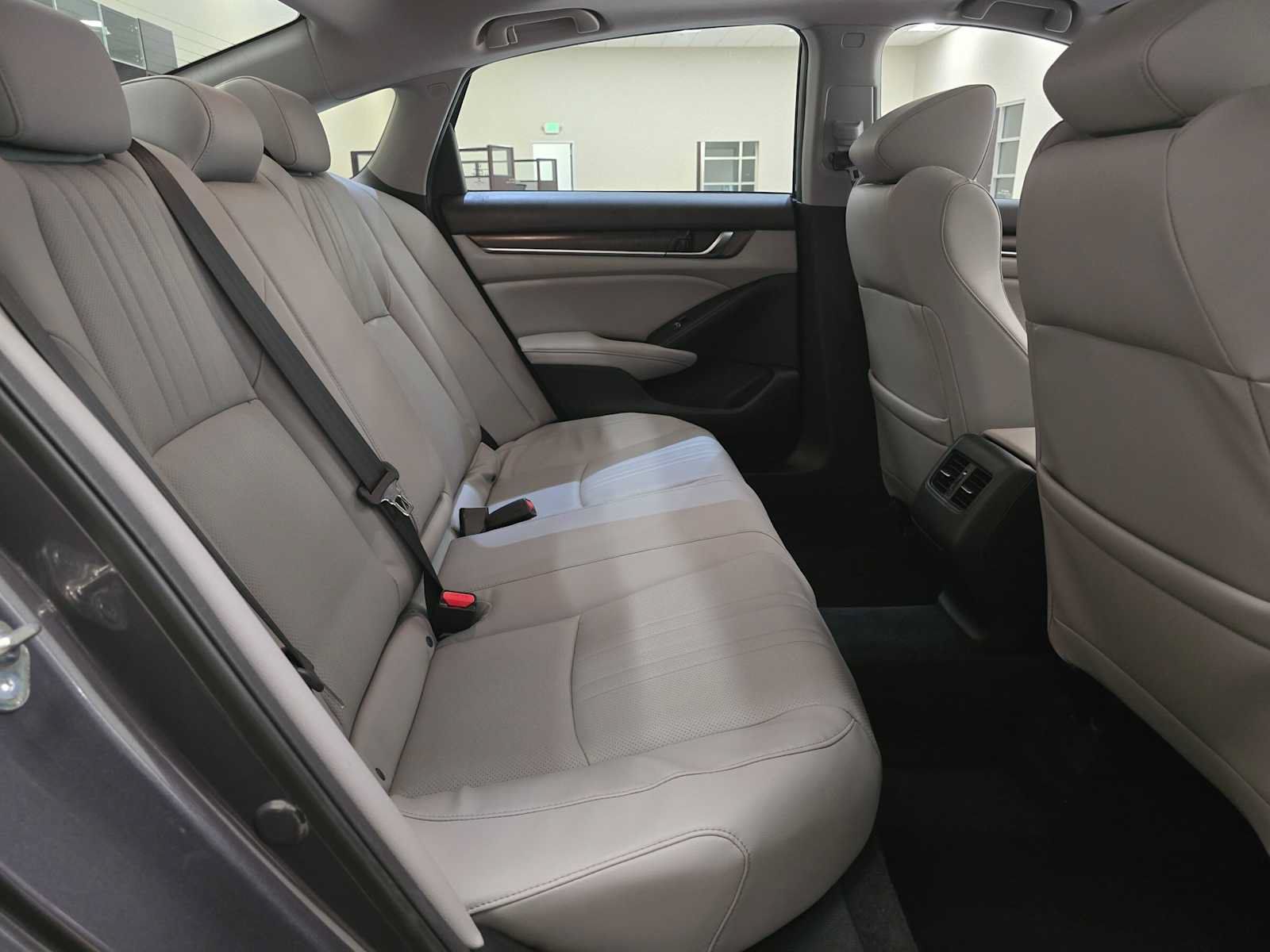 Used 2018 Honda Accord EX-L image 26