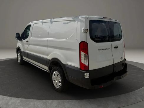 Used 2017 Ford Transit 250 130 Low Roof RWD image 5