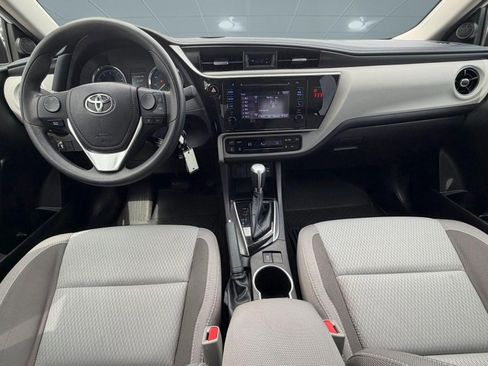 Used 2018 Toyota Corolla LE FWD image 13