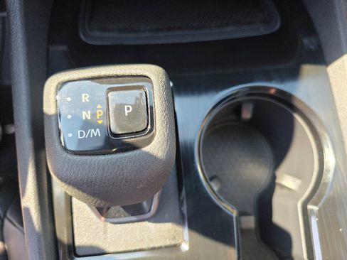 Used 2024 Nissan Rogue SV w/ SV Premium Package image 27