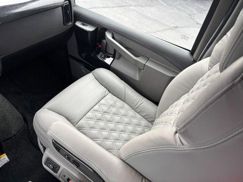 New 2025 GMC Savana 2500 Extended w/ Driver Convenience Package image 15