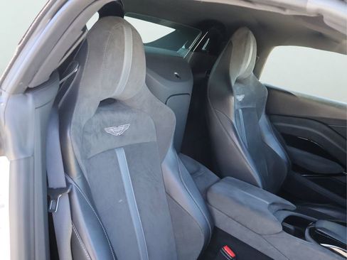 Used 2022 Aston Martin V8 Vantage Roadster image 24