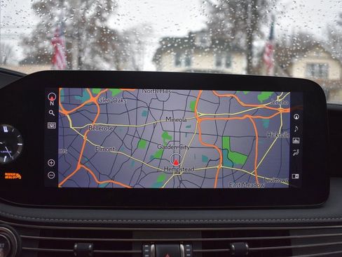 Used 2021 Lexus LS 500 AWD image 18