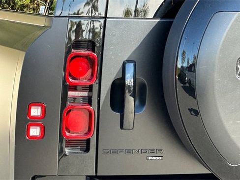 Certified 2023 Land Rover Defender 130 X-Dynamic SE image 27