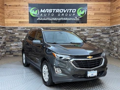 Used 2018 Chevrolet Equinox LT w/ Sun & Infotainment Package AWD/4WD image 2