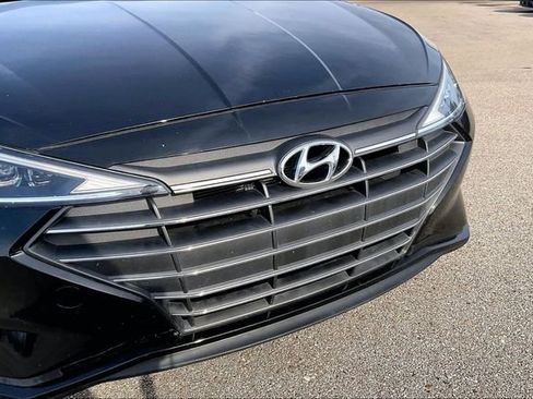 Used 2020 Hyundai Elantra Limited FWD image 5