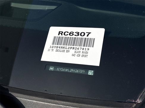 Used 2023 Cadillac Escalade ESV Sport image 32