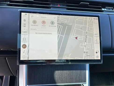 New 2025 Land Rover Range Rover SE image 15