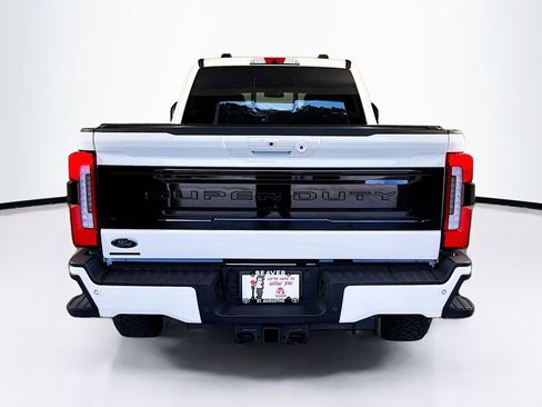 Used 2025 Ford F350 Platinum w/ FX4 Off-Road Package AWD/4WD image 8