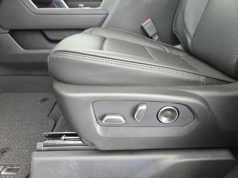 New 2026 GMC Sierra 3500 Denali w/ Denali Reserve Package image 19