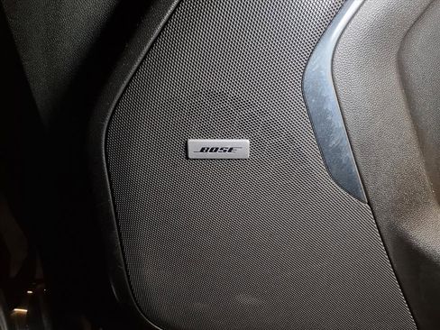Used 2022 Chevrolet Suburban LT RWD image 24