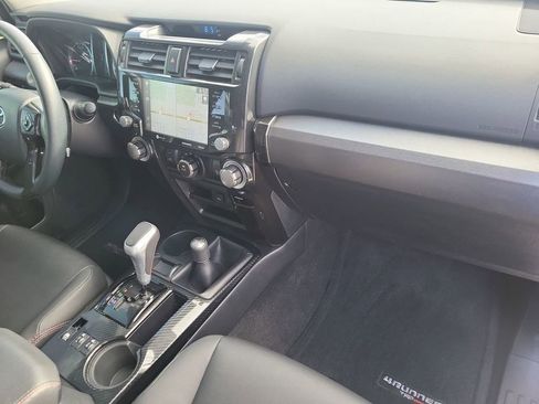 Used 2020 Toyota 4Runner TRD Off-Road Premium w/ Moonroof Package AWD/4WD image 36