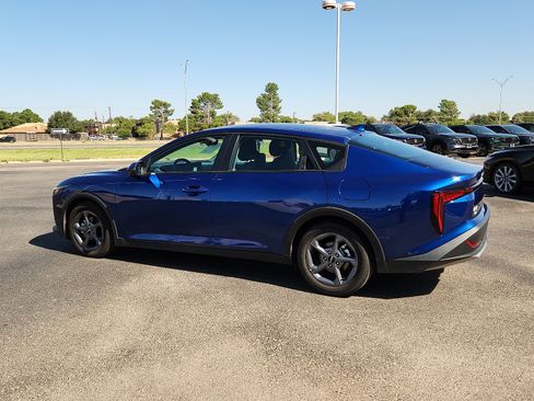 Used 2025 Kia K4 FWD image 3