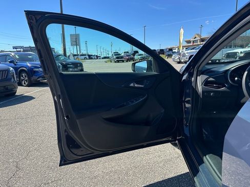 Used 2025 Chevrolet Malibu LT FWD image 9