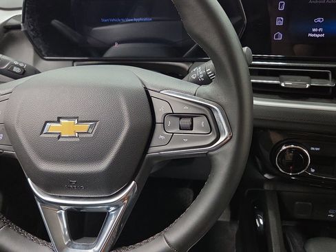 Used 2025 Chevrolet TrailBlazer LT w/ Convenience Package AWD/4WD image 18
