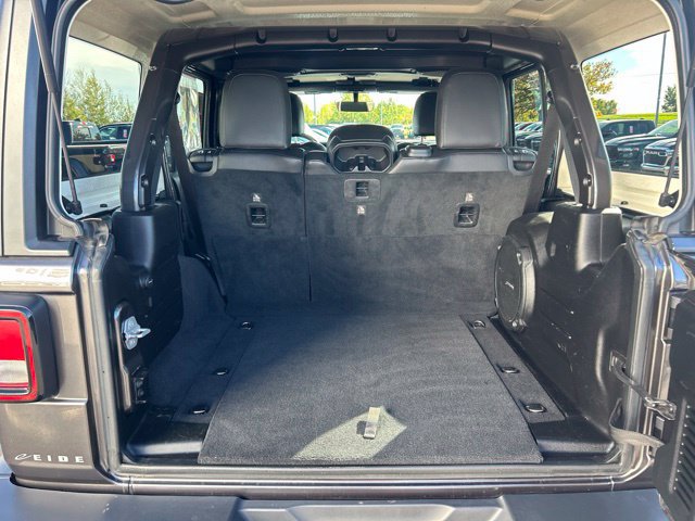 Used 2019 Jeep Wrangler Unlimited Sahara AWD/4WD image 27
